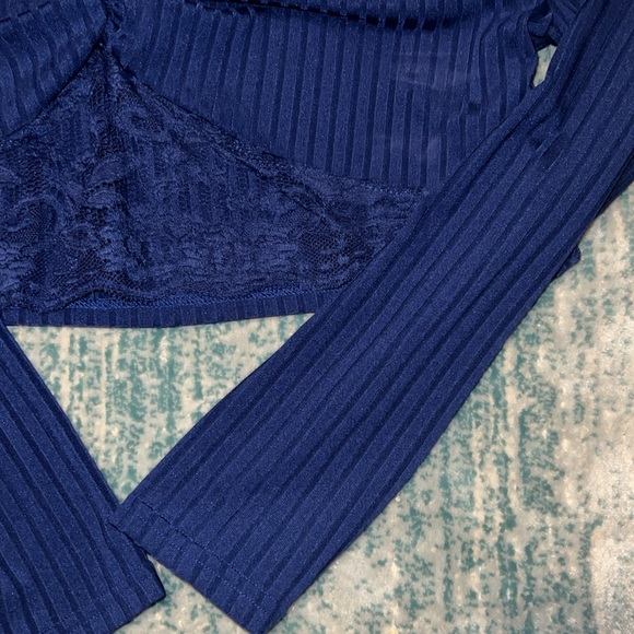 ROYAL BLUE LONG SLEEVE RIBBED LACE CROP TOP - Picture 5 of 5